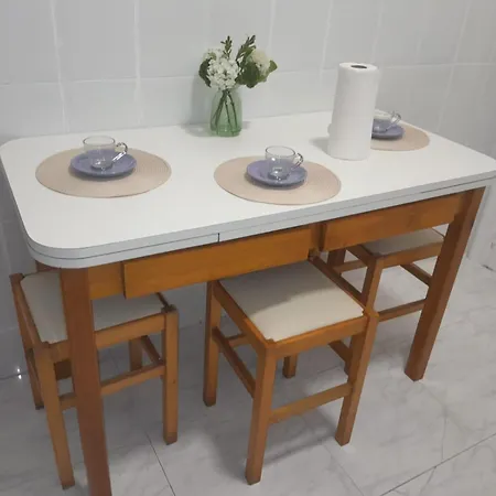 Piso Centrico En Apartamento *